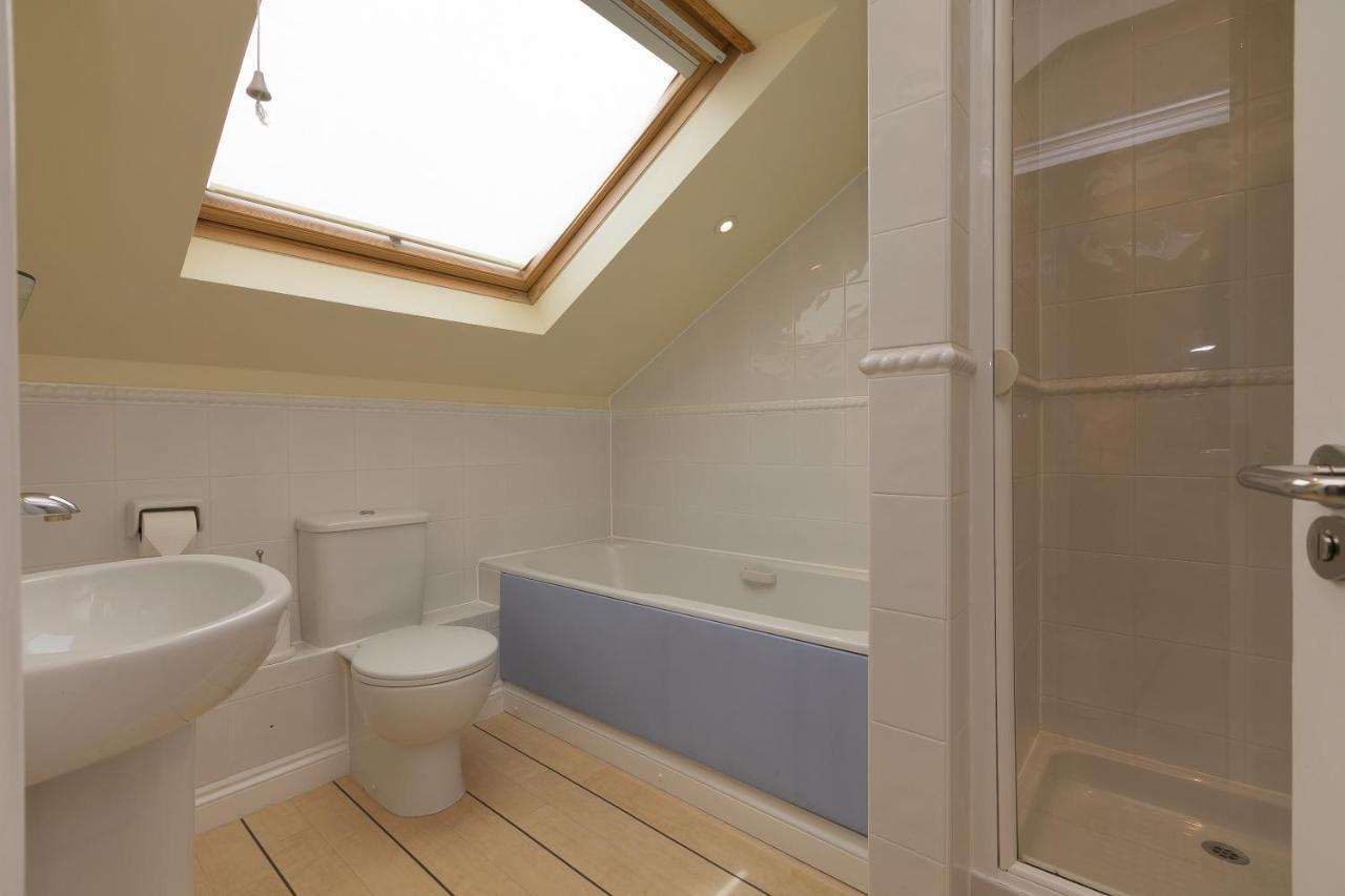 Ocean Gem Apartment Carbis Bay Bagian luar foto